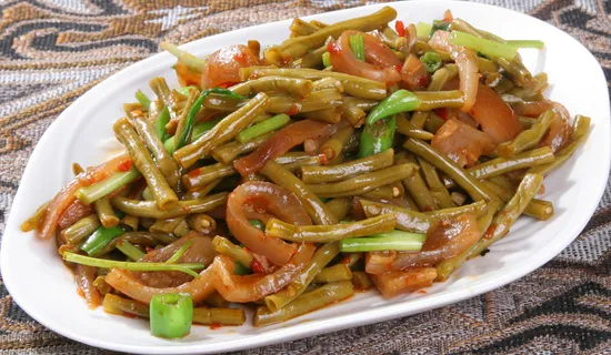酸豆角炒肉皮