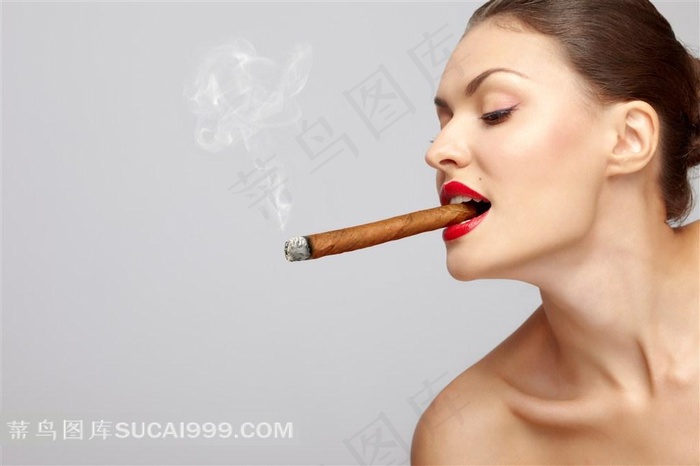 高清吸烟美女图片下载