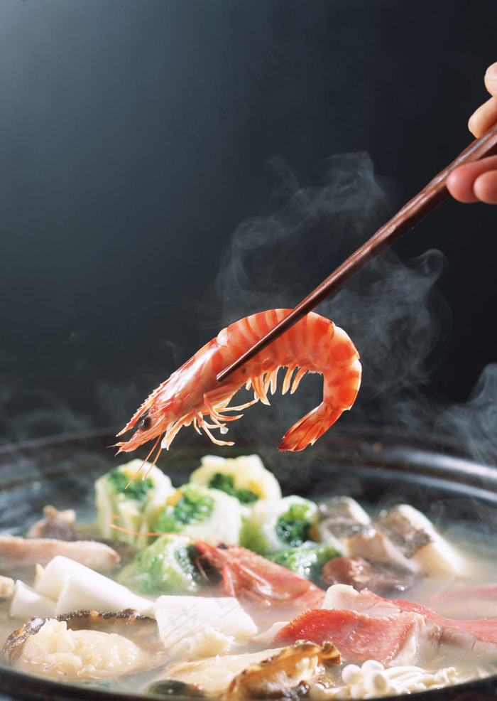 餐饮美食-夹起的鲜虾图片素材