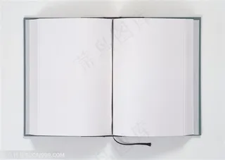 本子-打开的一本白色的笔记本特写