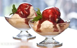 杯子里的糕点摄影素材