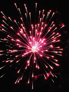 红色绚烂烟花图片 红色绚烂烟花图片