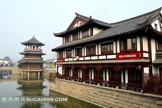 河边的美丽古代建筑