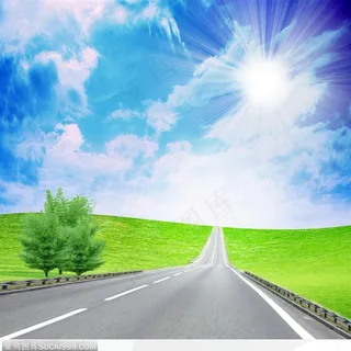 蓝天白云下的绿地和公路旁的树木 蓝天白云下的绿地和公路旁的树木