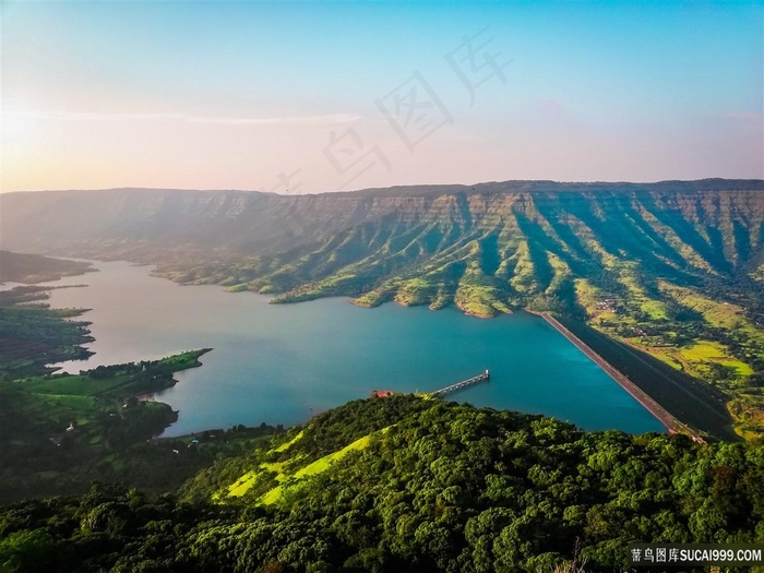 峡谷水库风景