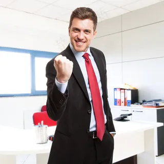 帅哥加油激励手势图片