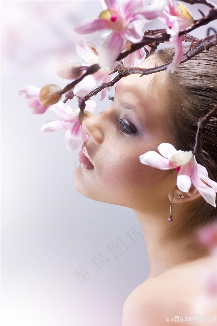欧美美女模特与鲜花图片
