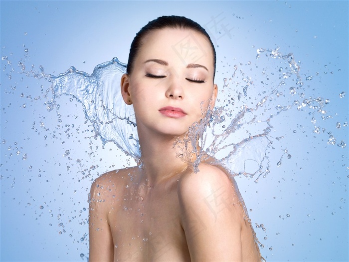 飞溅的水花与白皙女人图片素材