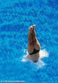 竞赛瞬间-跳水运动员跳水瞬间