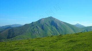 绿色高地景观图片