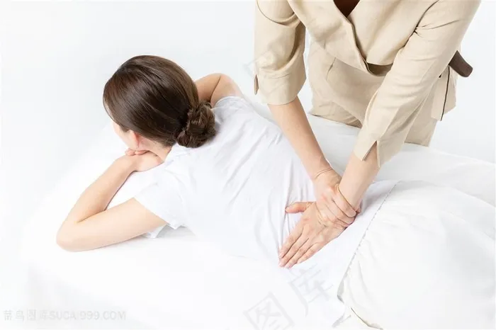 女性背部按摩