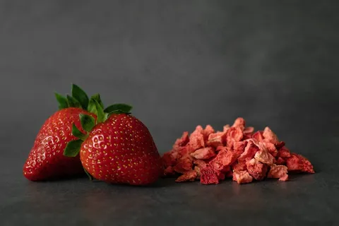 红色草莓水果摄影图片 红色草莓水果摄影图片