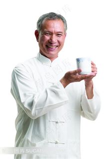 端茶的太极老人素材
