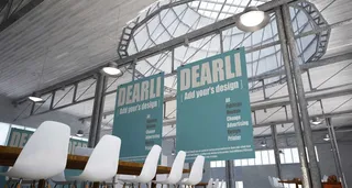 室内会议办公桌椅子低角度开会