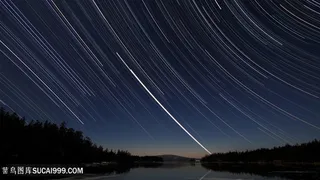 山脉湖畔风景画壁纸