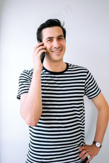 接听电话的男人图片 接听电话的男人图片