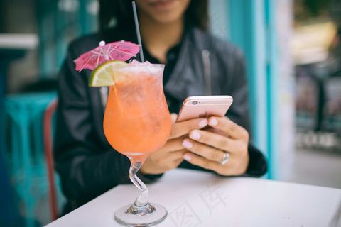 美味夏天清凉果汁饮品摄影照片