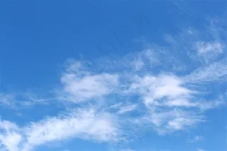 湛蓝的天空高清图片