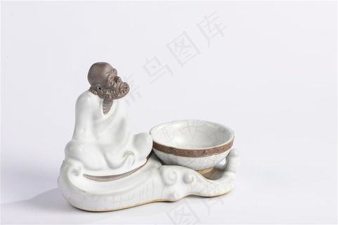 艺术气息浓厚的茶杯图片