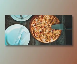 意式薄底烤肉披萨图片