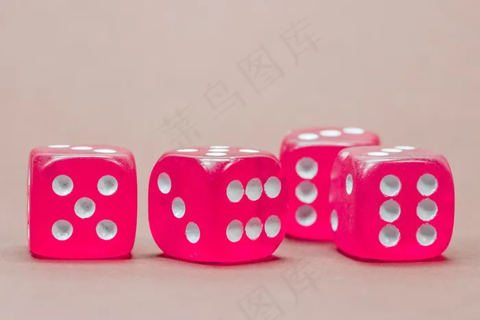 粉色骰子图片