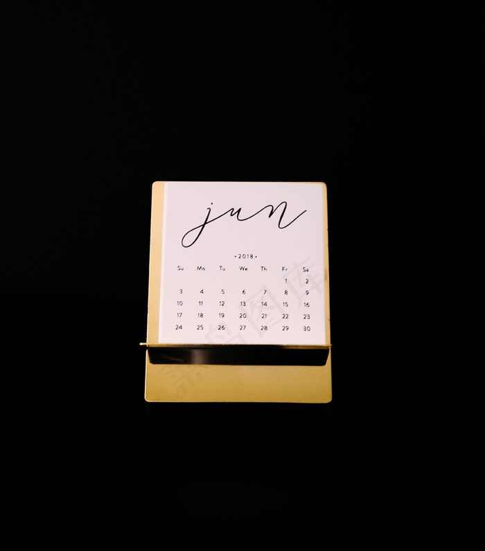 2018年简约6月日历图片