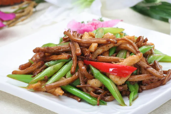 茶树菇爆鸡柳 (1)