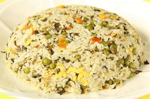 秋望菜炒饭的美食图片