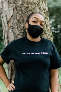 戴黑色口罩的美女图片 戴黑色口罩的美女图片