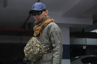 军迷风特工造型男士人物汽车