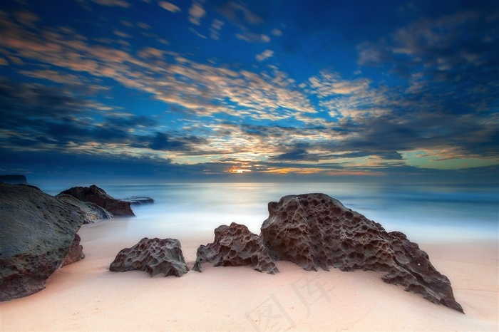 高清唯美海边礁石风景图片