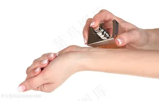 喷香水高清图片