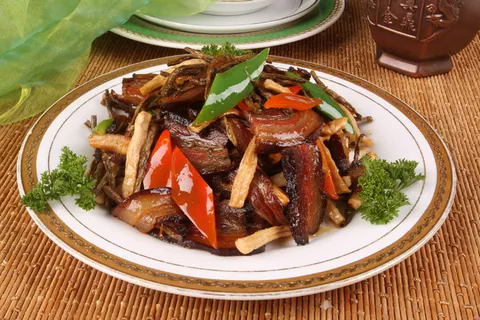 0911CC-348萝卜干炒腊肉