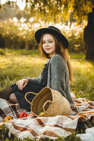 00后丝袜美女图片