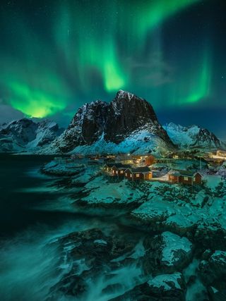 绿色极光壁纸图片