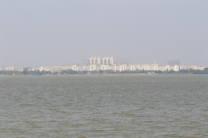 一望无际的湖面