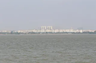 一望无际的湖面