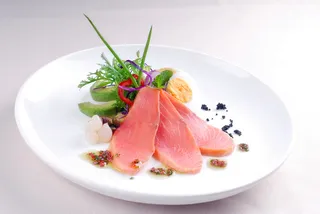  头盘-烟熏三文鱼配牛油果