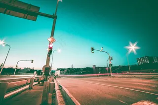 夜晚柏油路特写图片