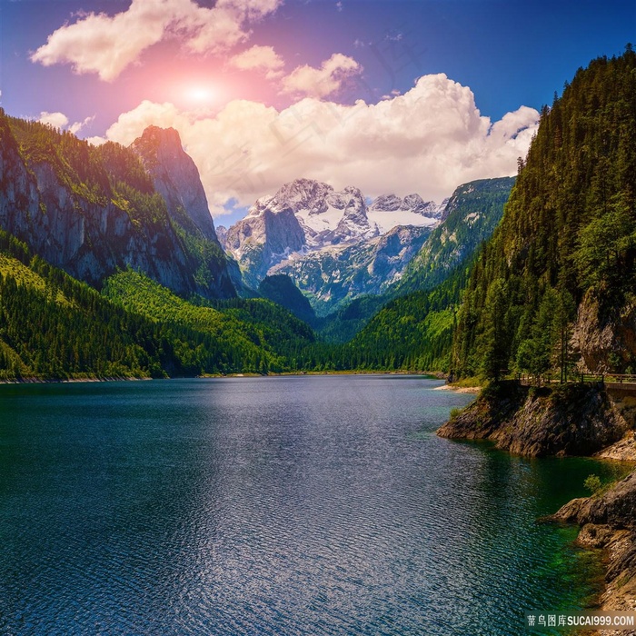 巍峨高山与湖水景色高摄影山水图片