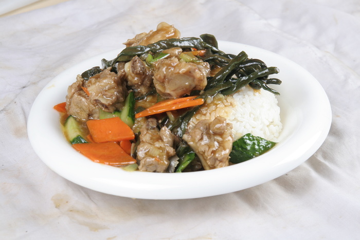 干豆角排骨盖饭-吉思克