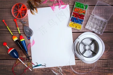 地板上的钓鱼工具