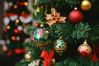 圣诞树装饰节日喜庆摄影图