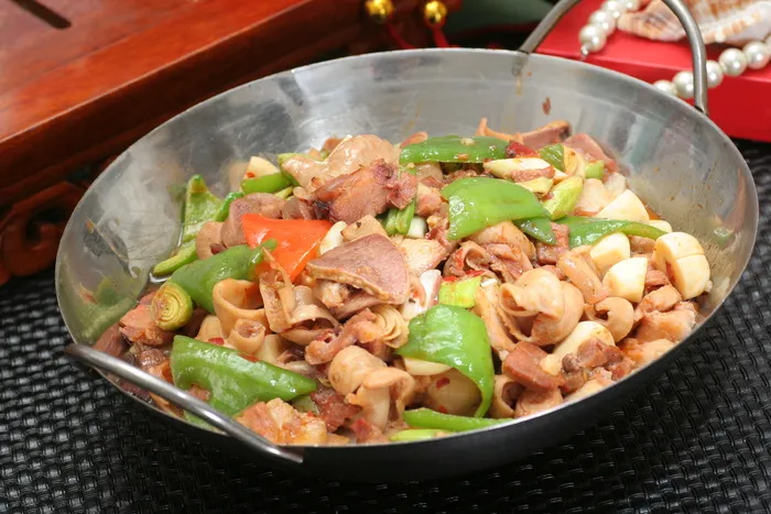 猪头肉炖肥肠