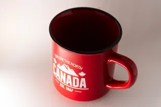 红色复古茶杯图片