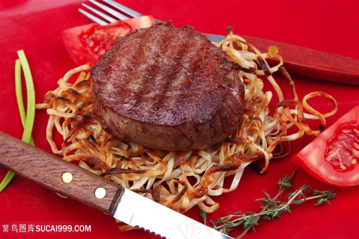 西红柿牛排和意面
