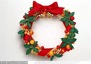 红绸带与秸秆做成的圣诞饰品