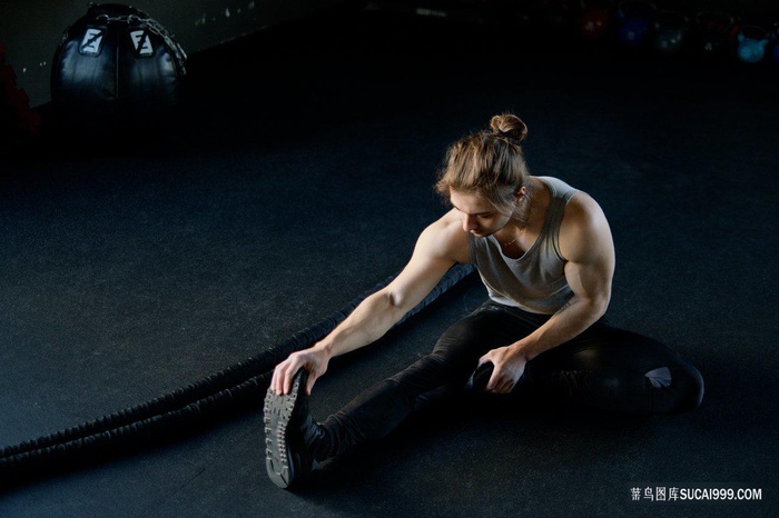 男子健身锻炼运动图片素材
