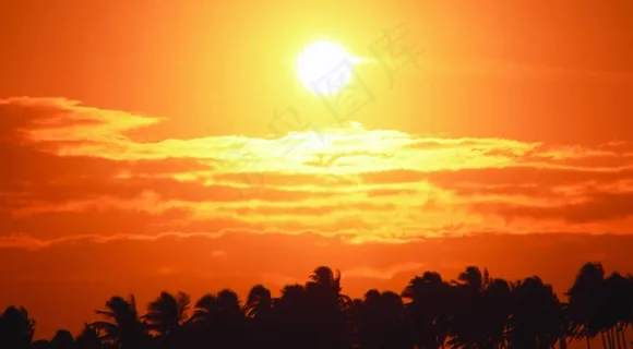 绚丽天空中金色的阳光风景图片