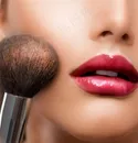 美女与化妆品广告图